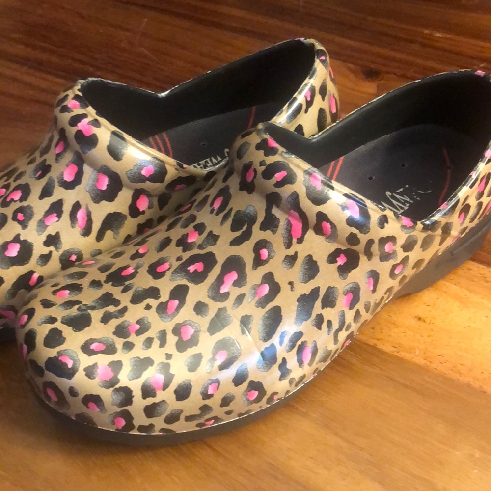 Nurse clogs size 8. Gently worn. Men’s or women’s.